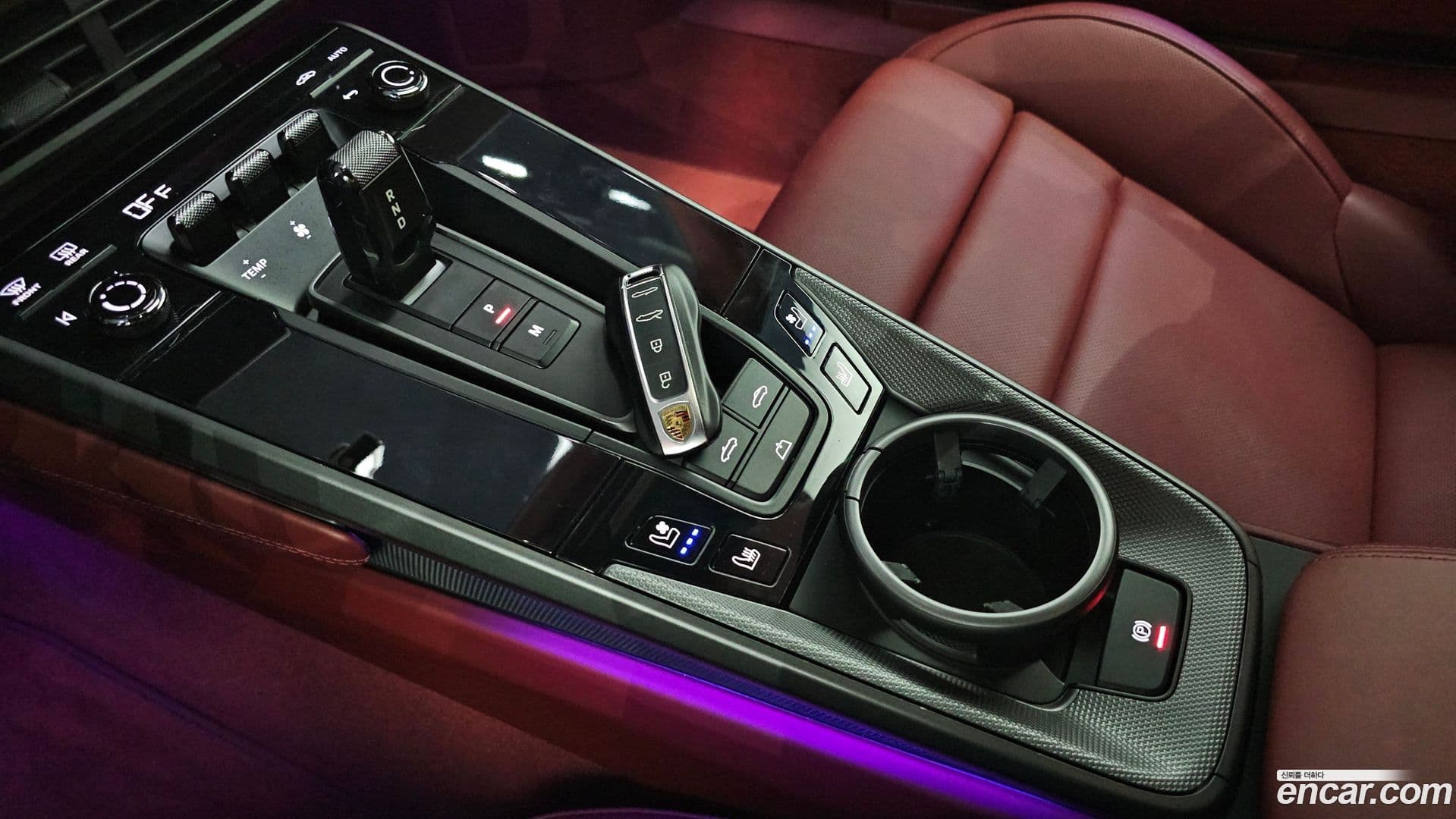 Main__Slider__Photo:911 Porsche 2024.7-8