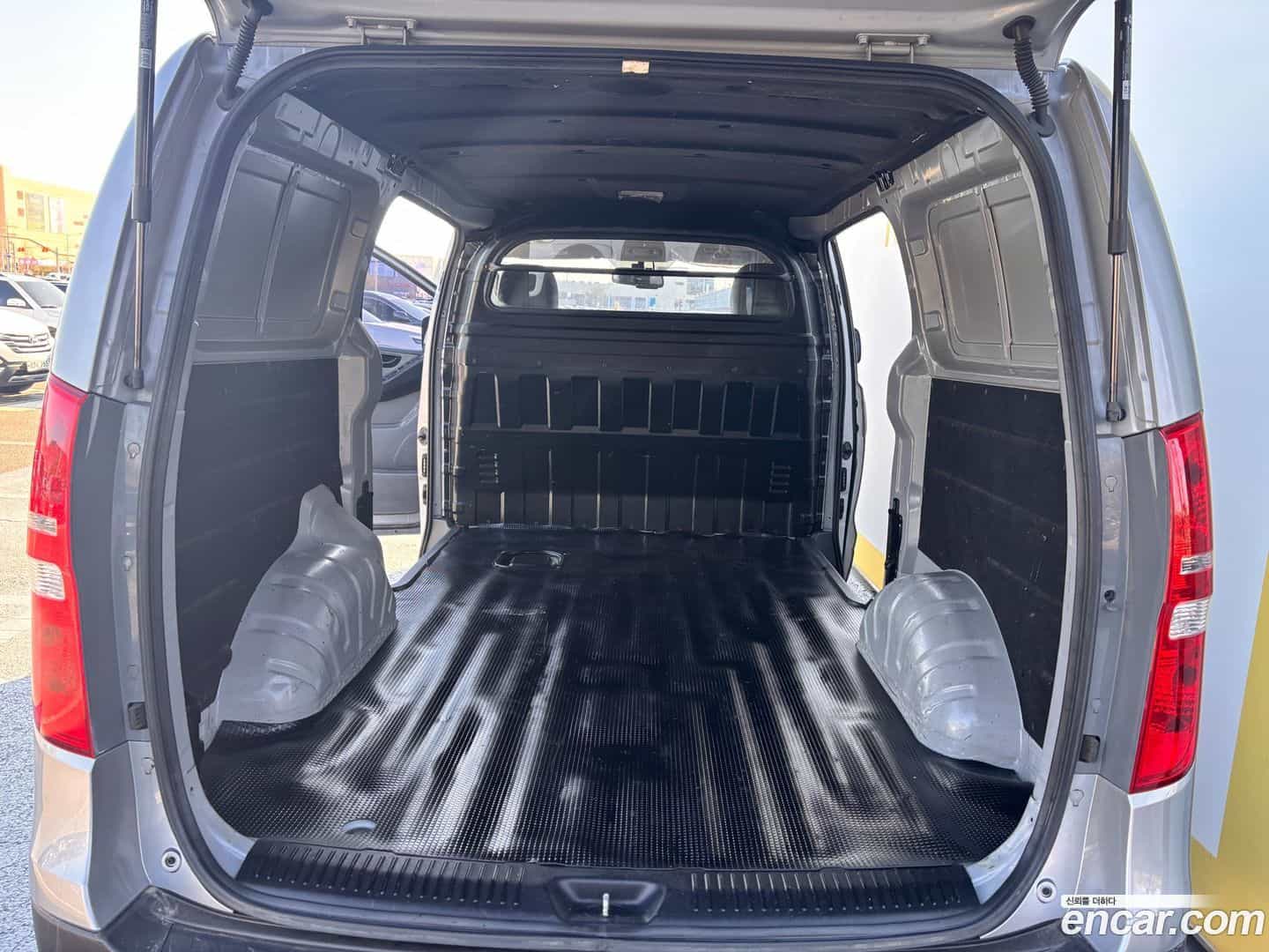 Starex Hyundai 2019.9-OPTION-020