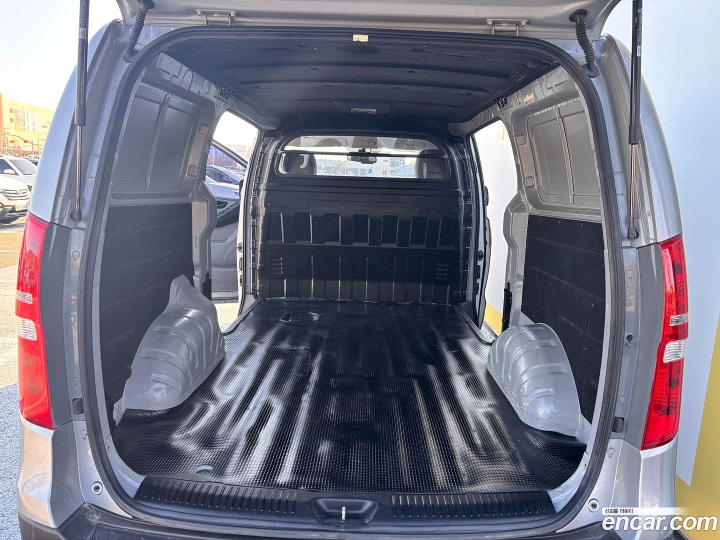 Main__Slider__Photo:Starex Hyundai 2019.9-15