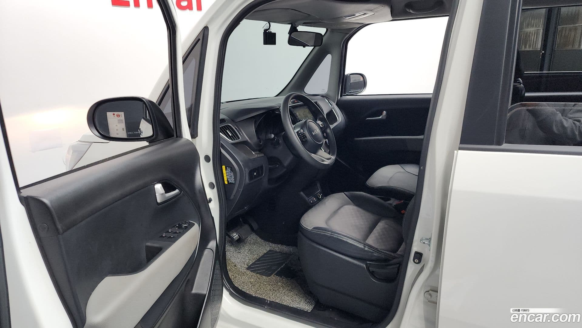 Main__Slider__Photo:RAY Kia 2022.3-9