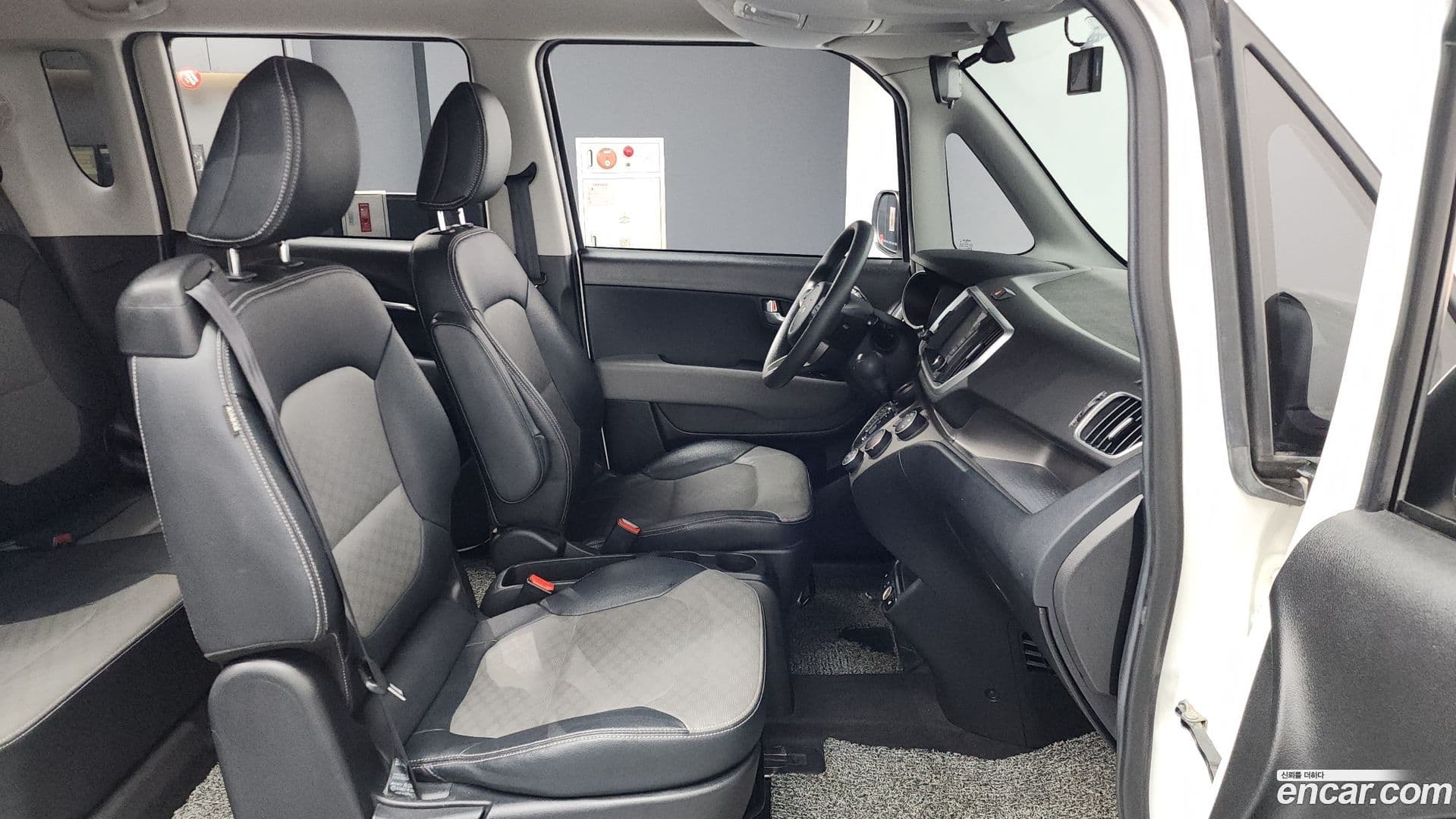 Main__Slider__Photo:RAY Kia 2022.3-10