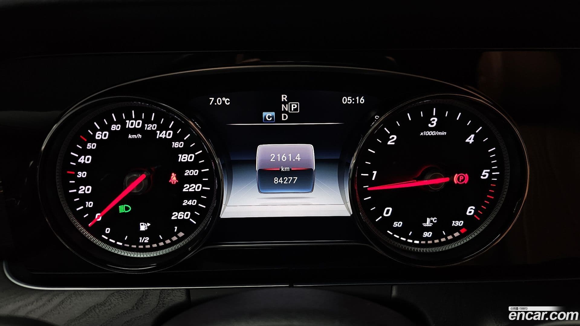 Main__Slider__Photo:E-Class Mercedes-Benz 2018.6-7