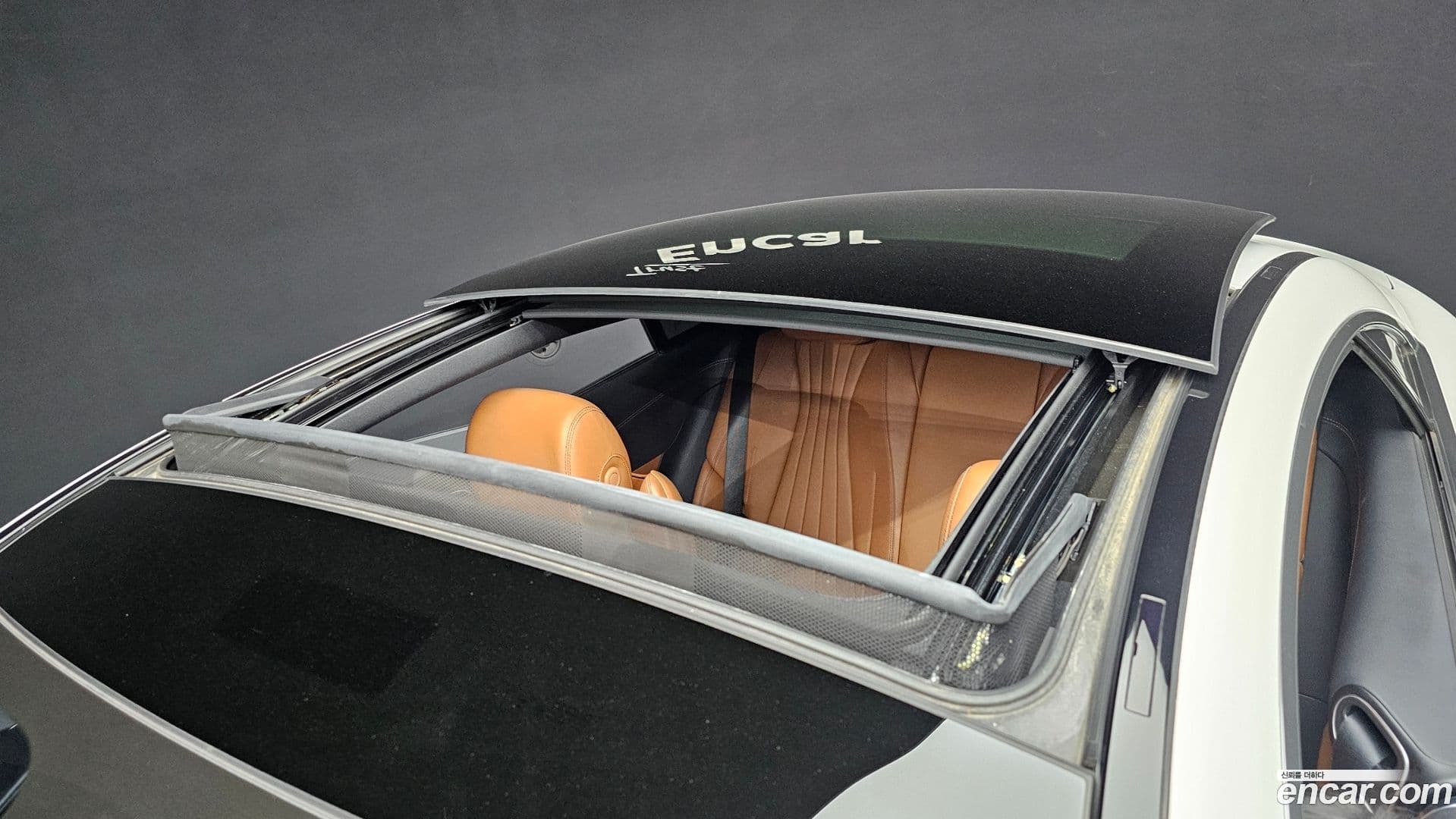 Main__Slider__Photo:E-Class Mercedes-Benz 2018.6-18