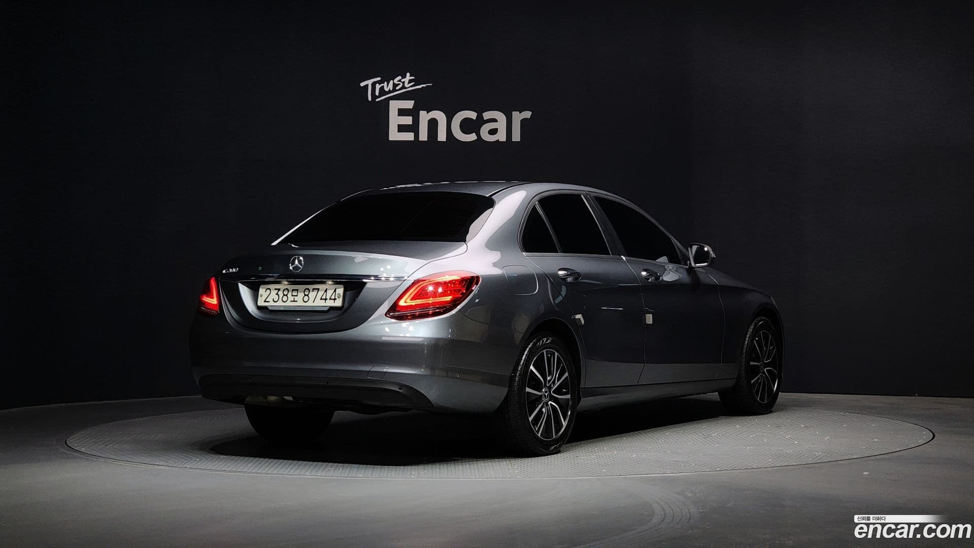 Main__Slider__Photo:C-Class Mercedes-Benz 2019.11-1