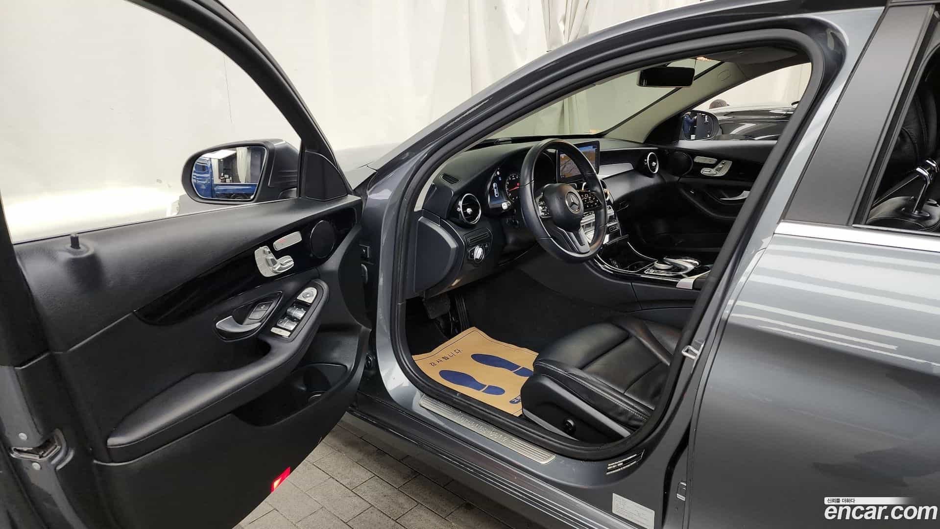 C-Class Mercedes-Benz 2019.11-INNER-010