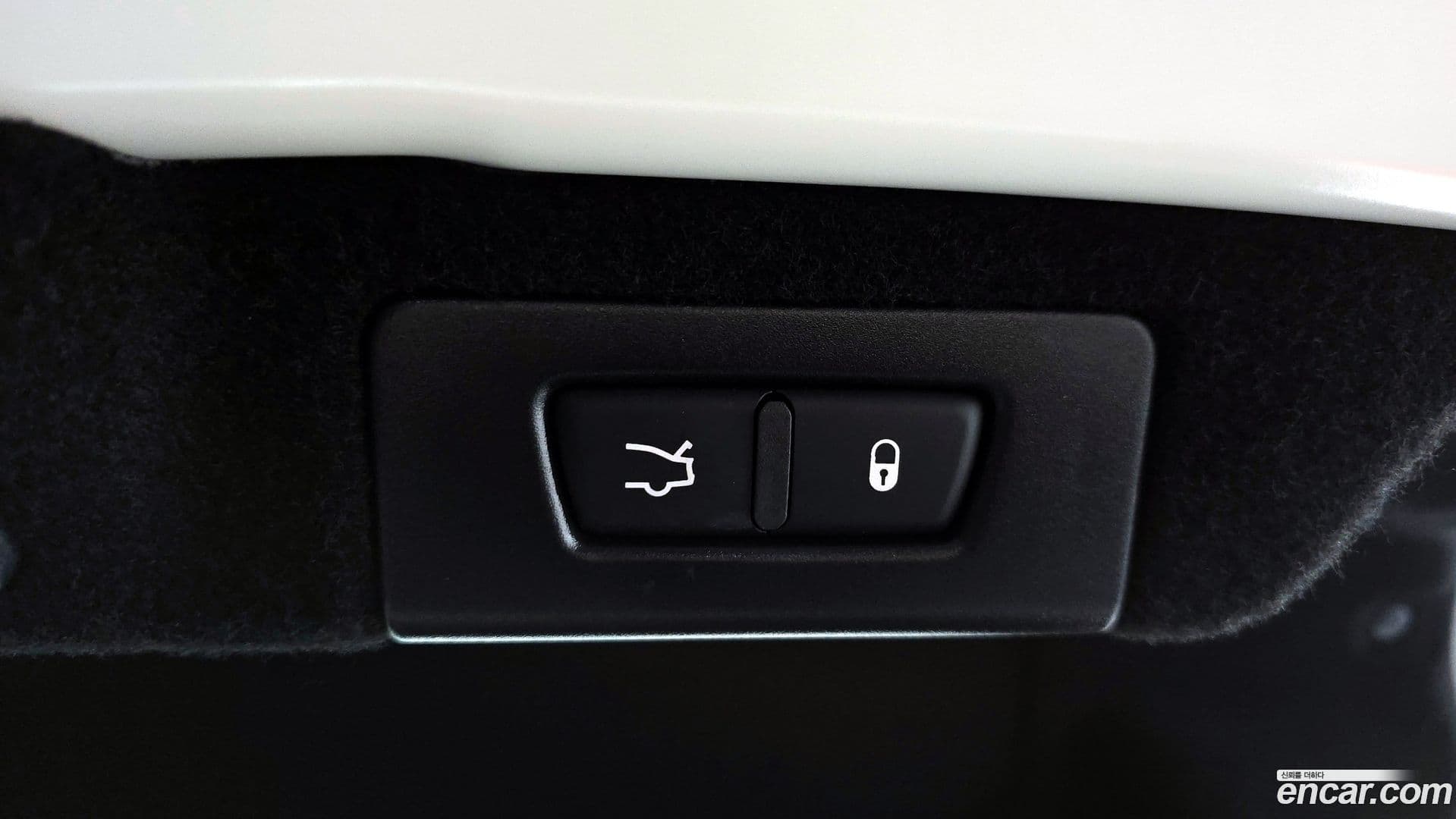 Main__Slider__Photo:Quattroporte Maserati 2017.8-19