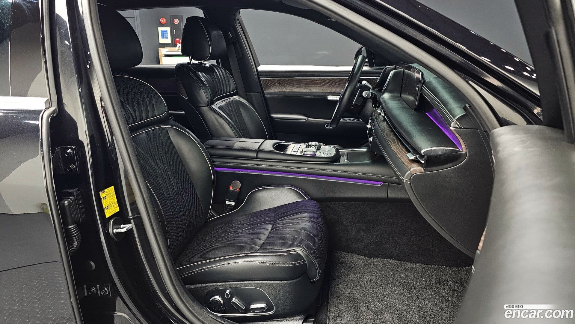 Main__Slider__Photo:G90 Genesis 2022.7-9