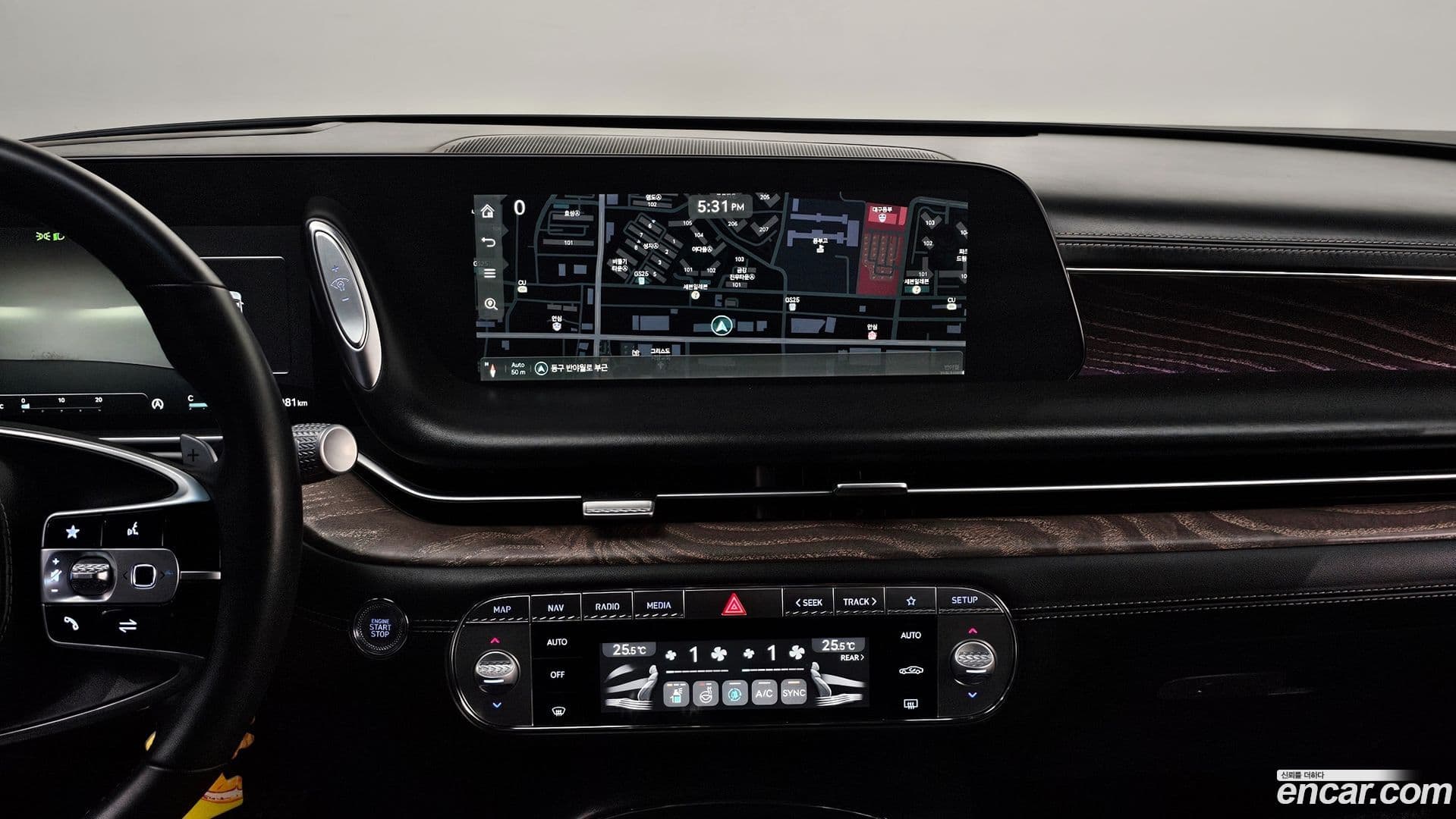 Main__Slider__Photo:G90 Genesis 2022.7-13