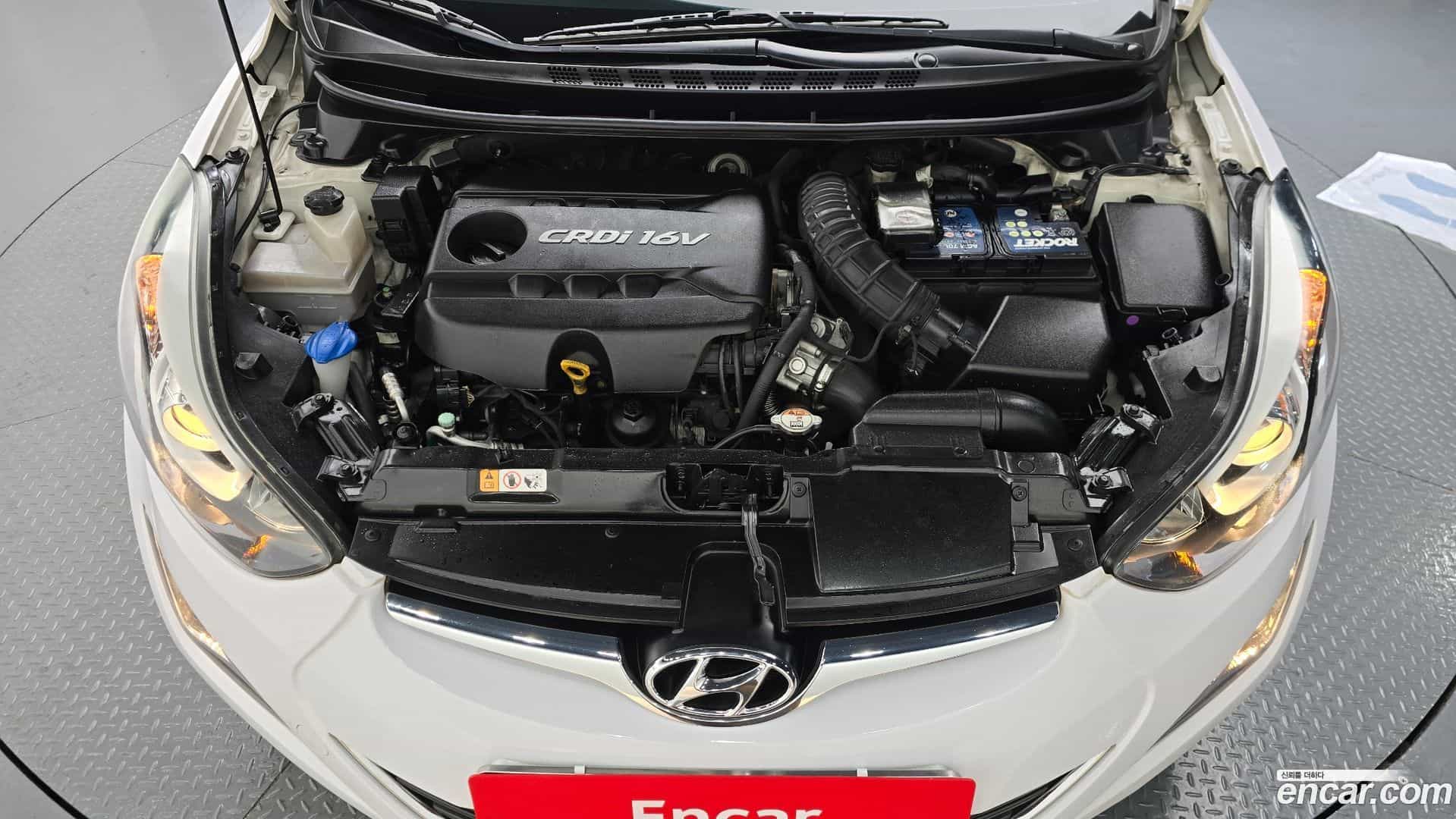 AVANTE Hyundai 2015.1-INNER-006