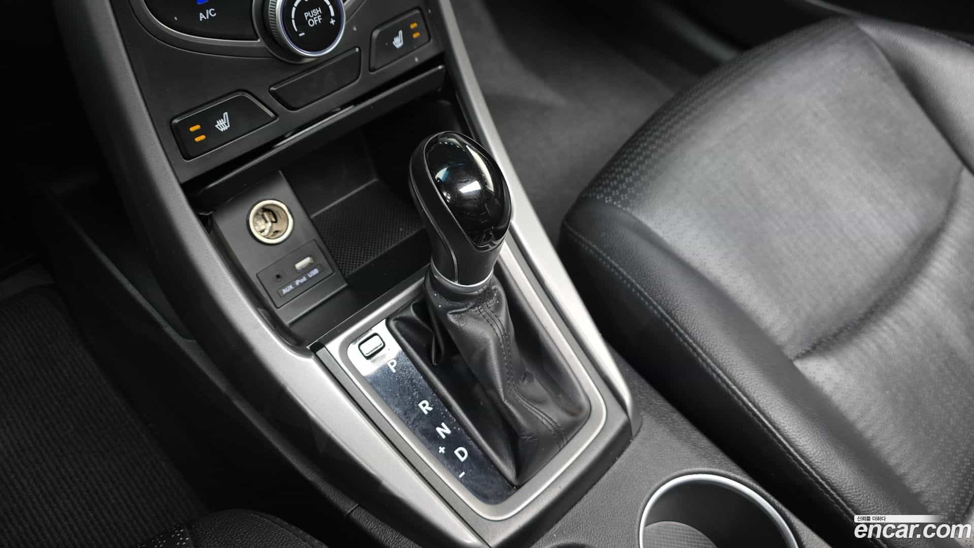 AVANTE Hyundai 2015.1-INNER-009