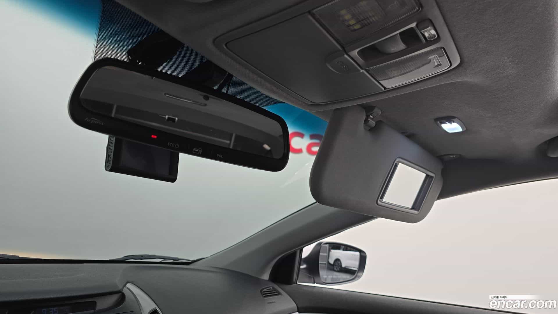 AVANTE Hyundai 2015.1-OPTION-023