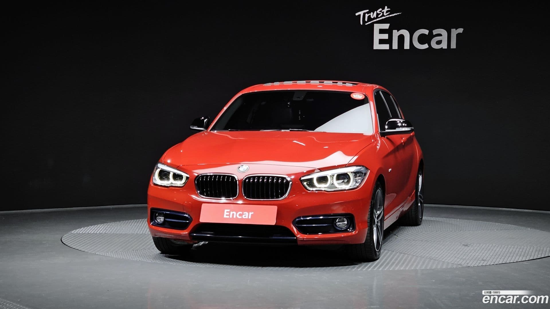 Main__Slider__Photo:1-Series BMW 2017.6-2