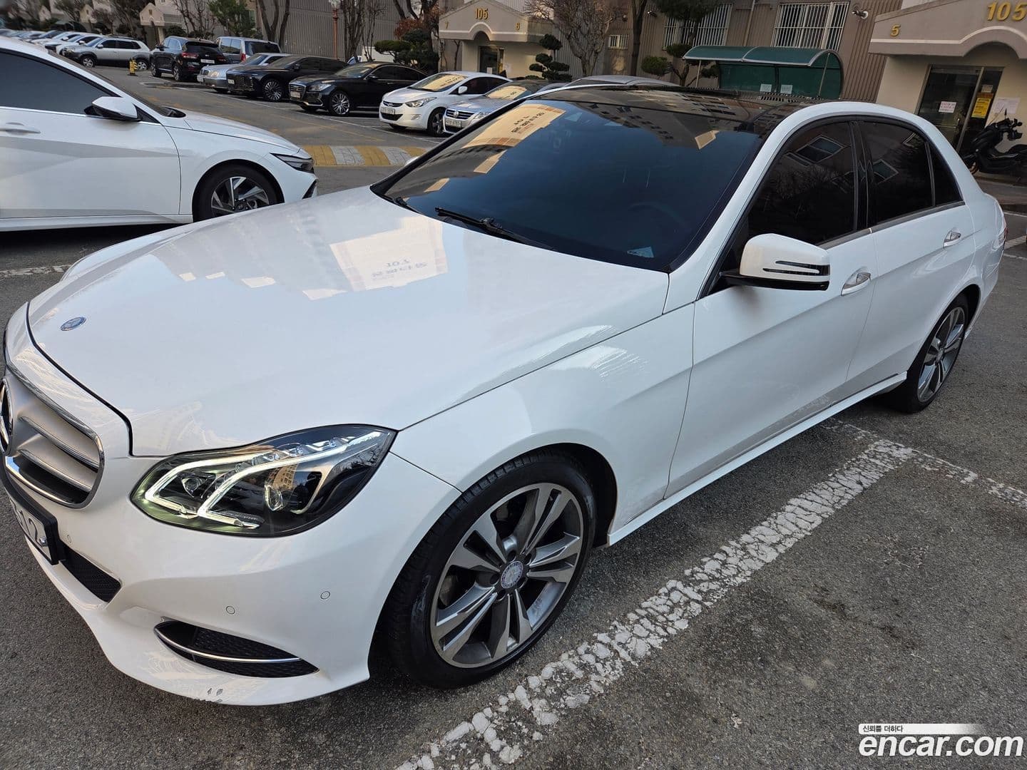 Main__Slider__Photo:E-Class Mercedes-Benz 2013.10-0