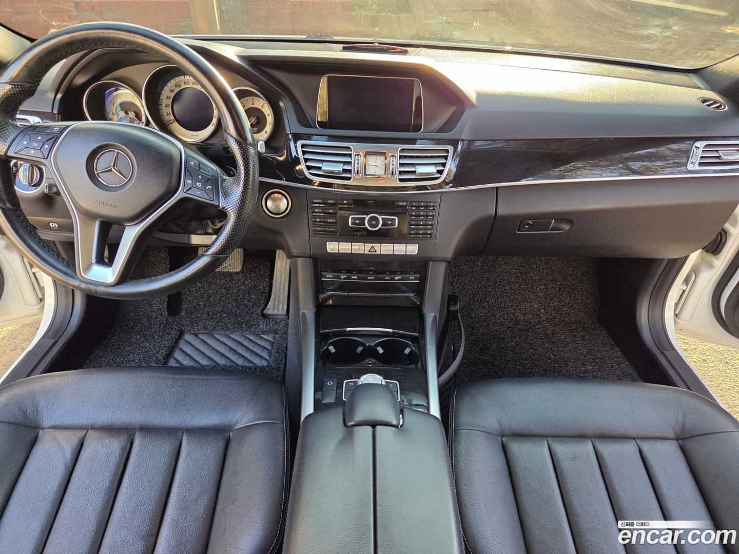 E-Class Mercedes-Benz 2013.10-INNER-007