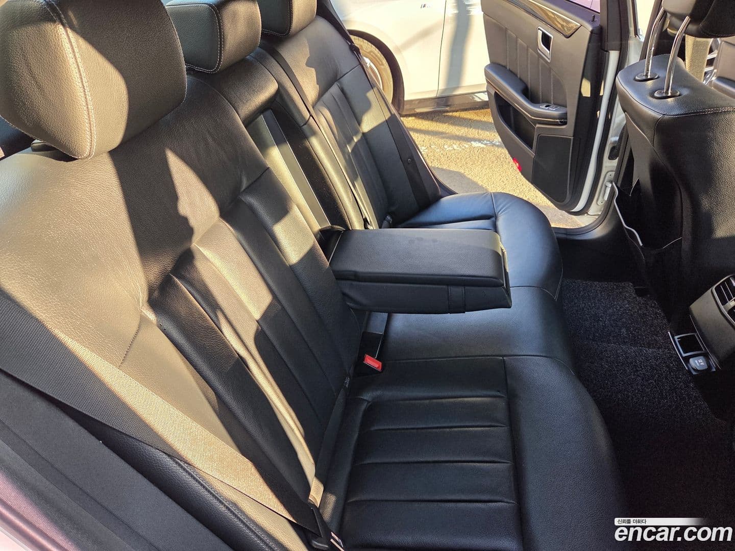 Main__Slider__Photo:E-Class Mercedes-Benz 2013.10-9