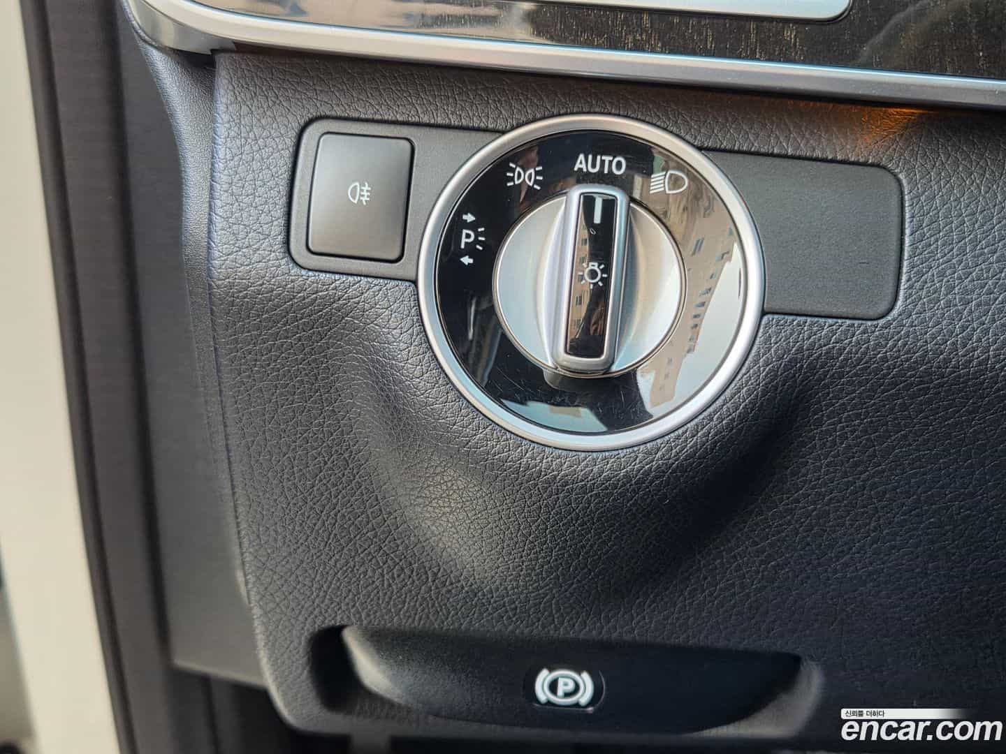 E-Class Mercedes-Benz 2013.10-OPTION-015