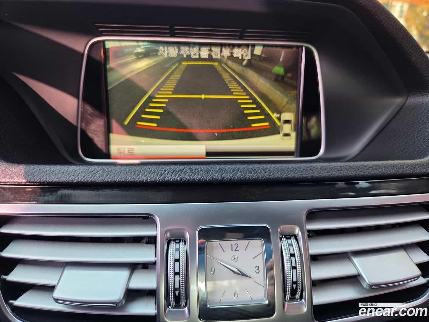 E-Class Mercedes-Benz 2013.10-OPTION-018