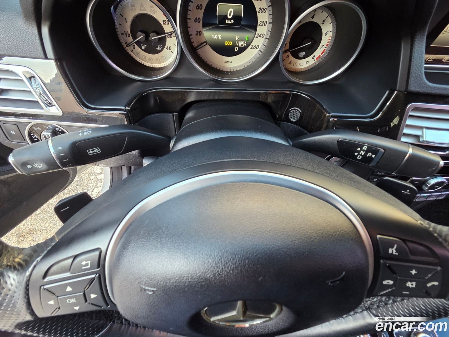 Main__Slider__Photo:E-Class Mercedes-Benz 2013.10-17