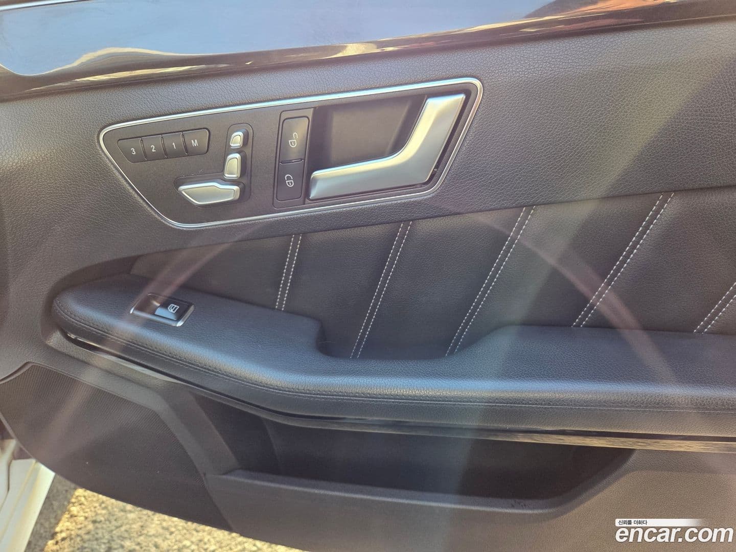 Main__Slider__Photo:E-Class Mercedes-Benz 2013.10-18