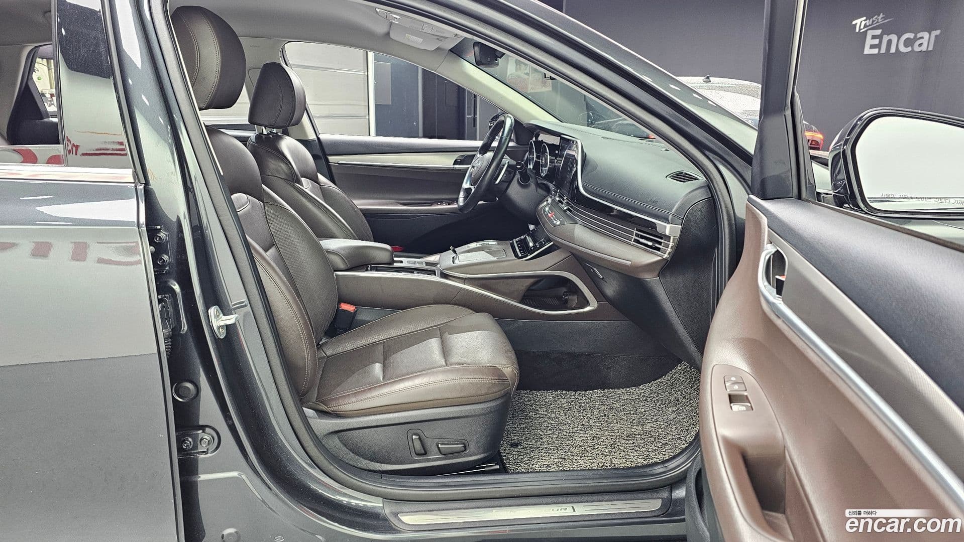 Main__Slider__Photo:Grandeur Hyundai 2020.1-10