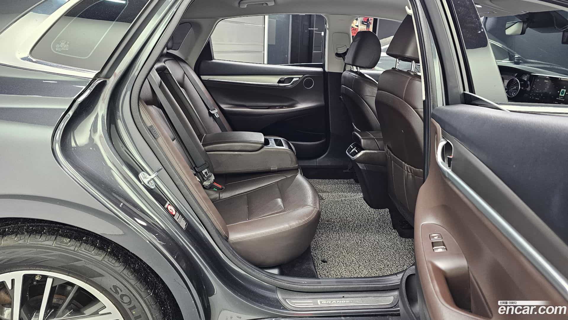 Grandeur Hyundai 2020.1-OPTION-016