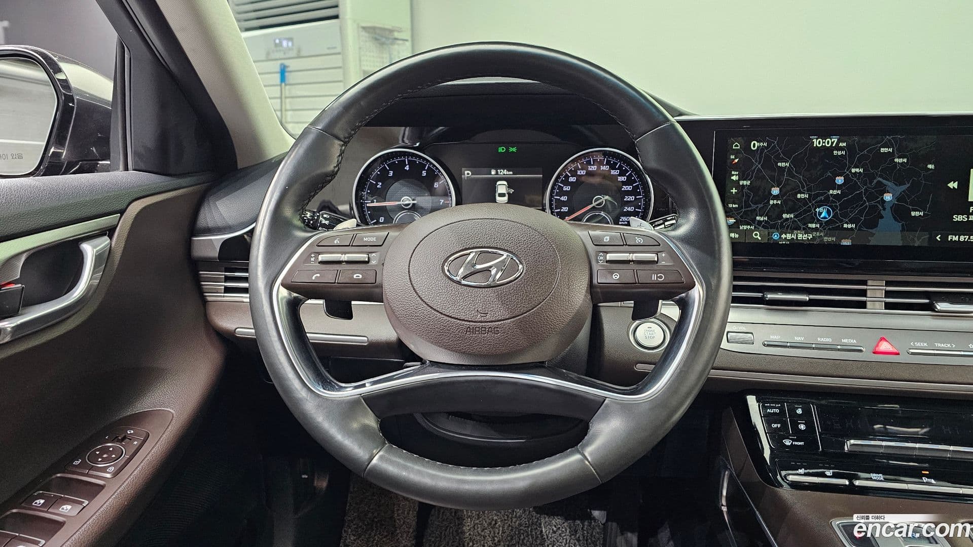 Main__Slider__Photo:Grandeur Hyundai 2020.1-12