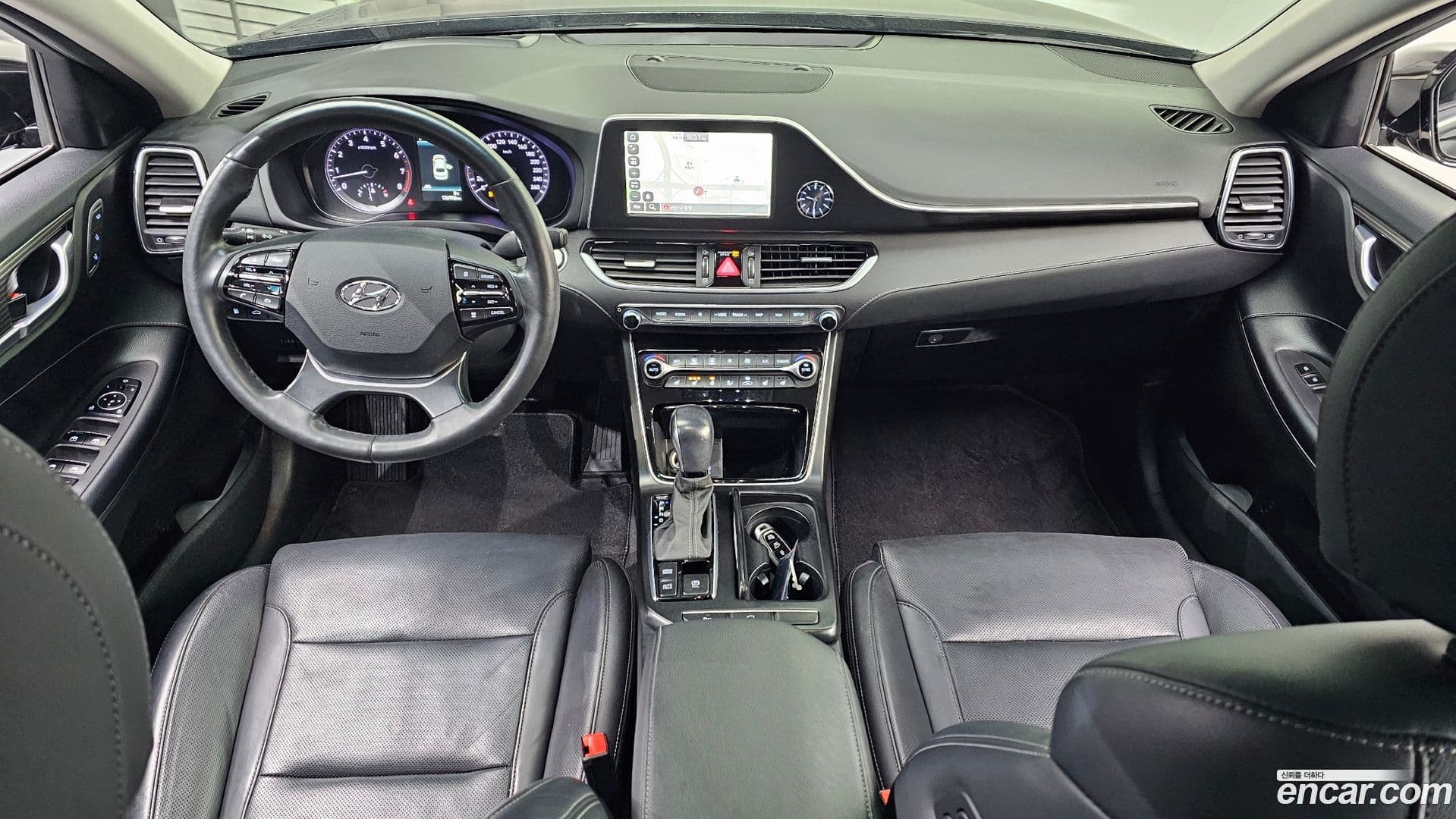 Main__Slider__Photo:Grandeur Hyundai 2018.5-6