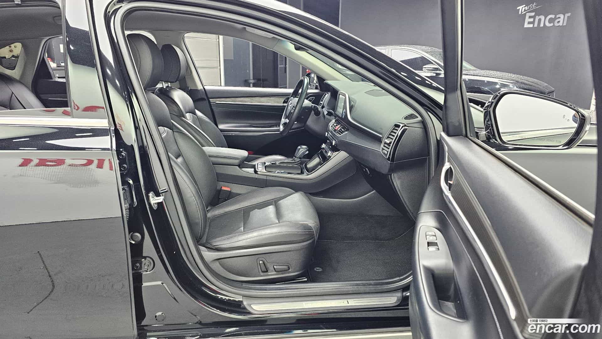 Grandeur Hyundai 2018.5-OPTION-015