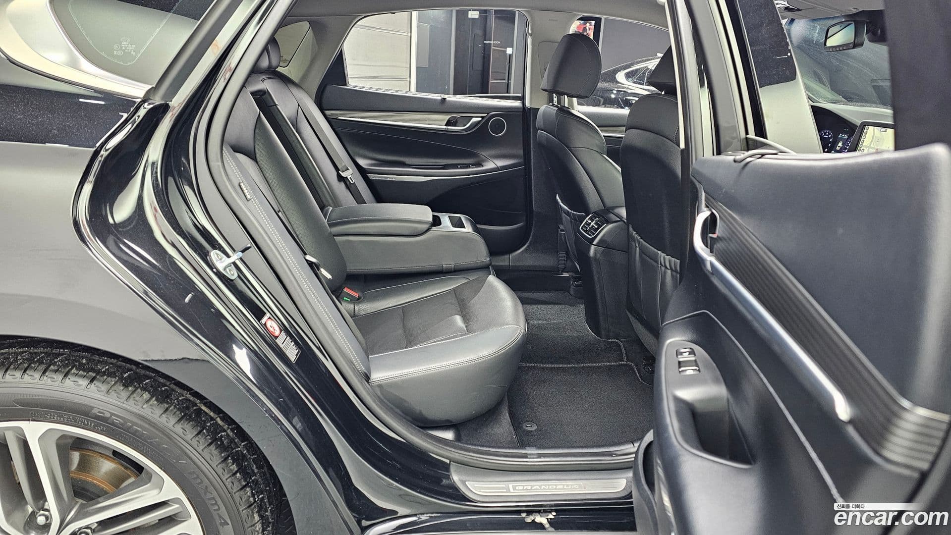 Main__Slider__Photo:Grandeur Hyundai 2018.5-11