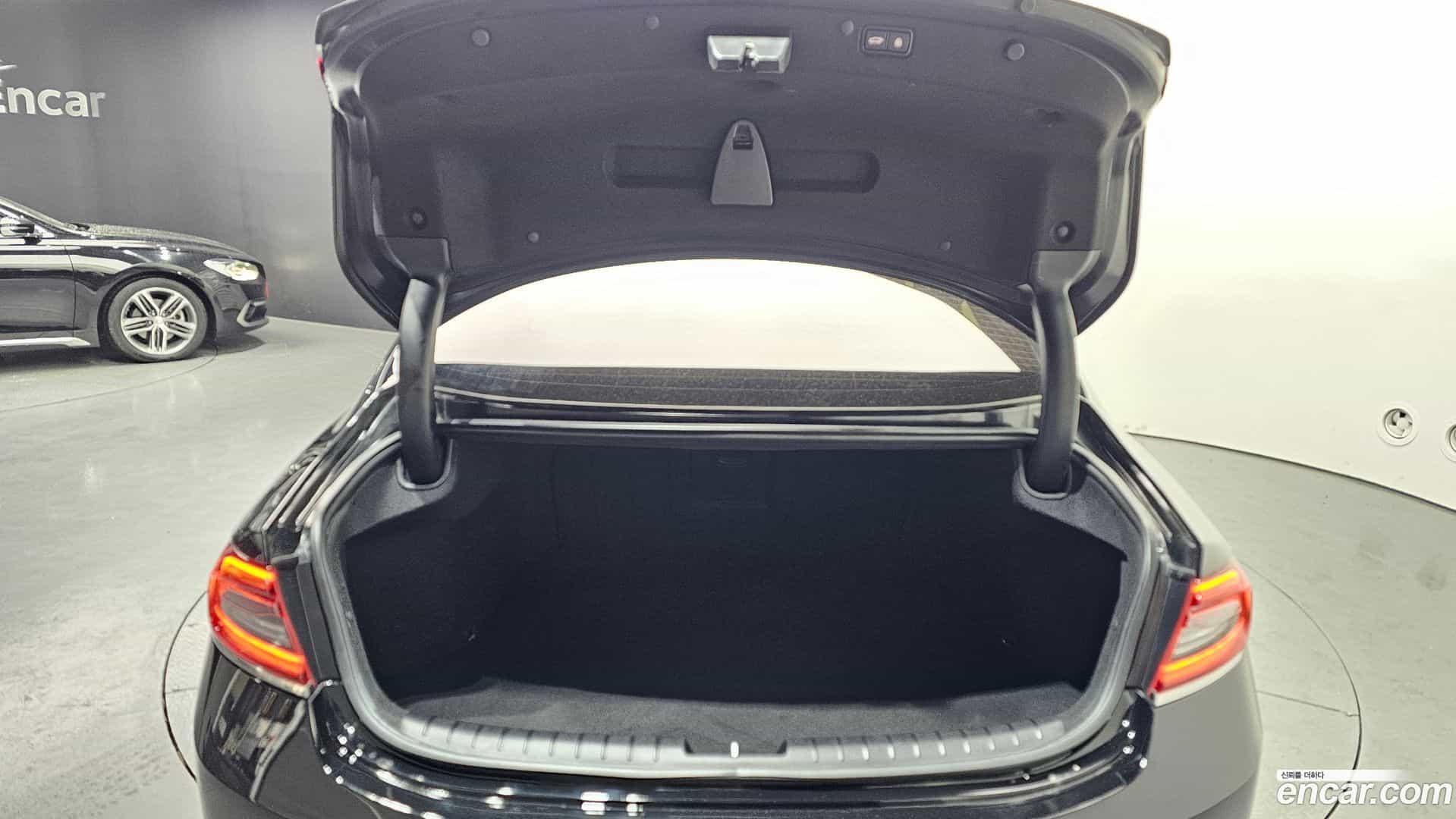 Grandeur Hyundai 2018.5-OPTION-024