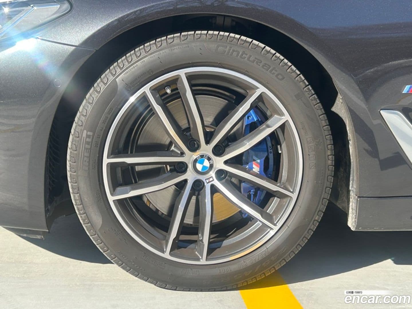 Main__Slider__Photo:5-Series BMW 2023.3-4