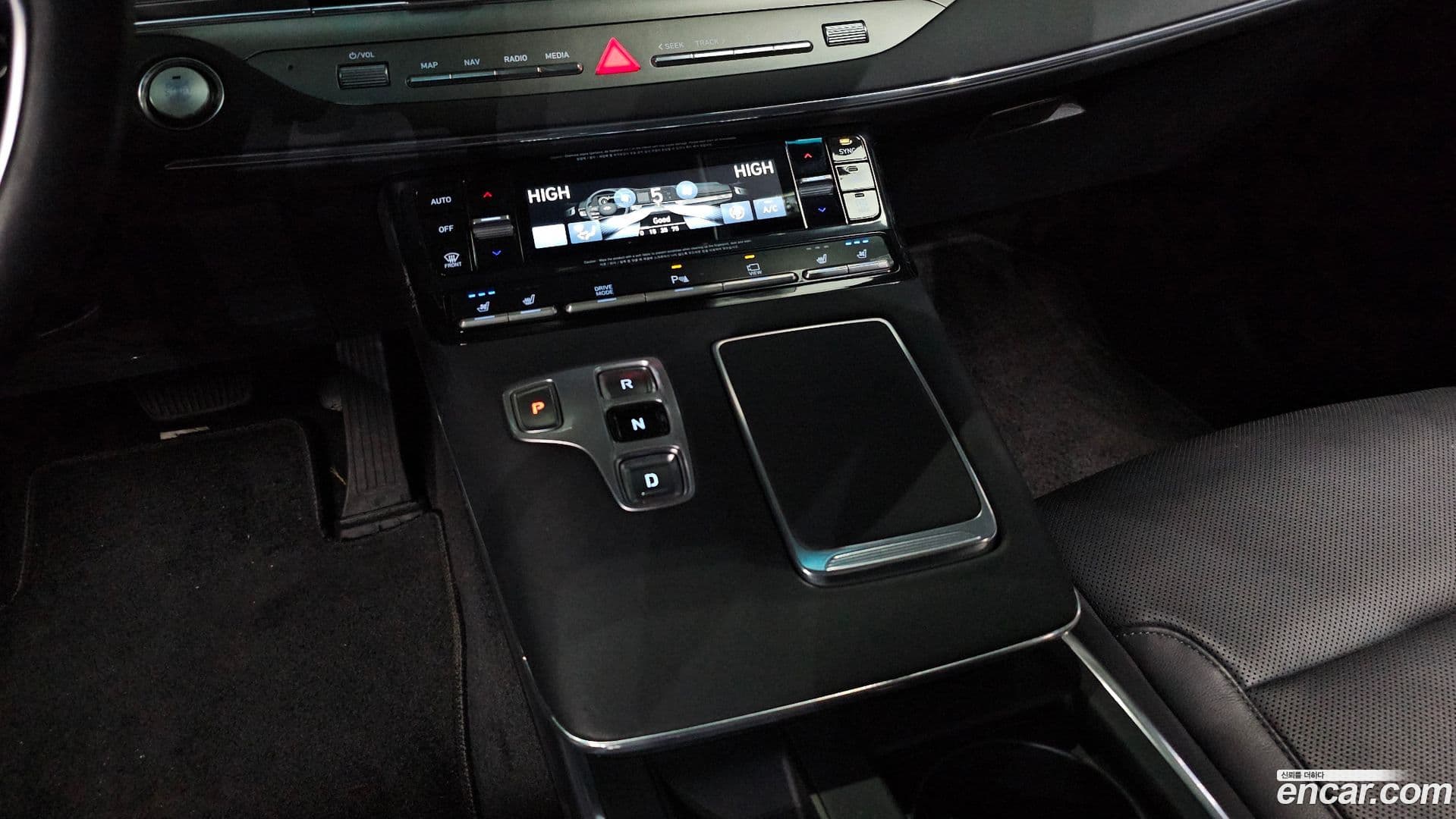 Main__Slider__Photo:Grandeur Hyundai 2021.11-8