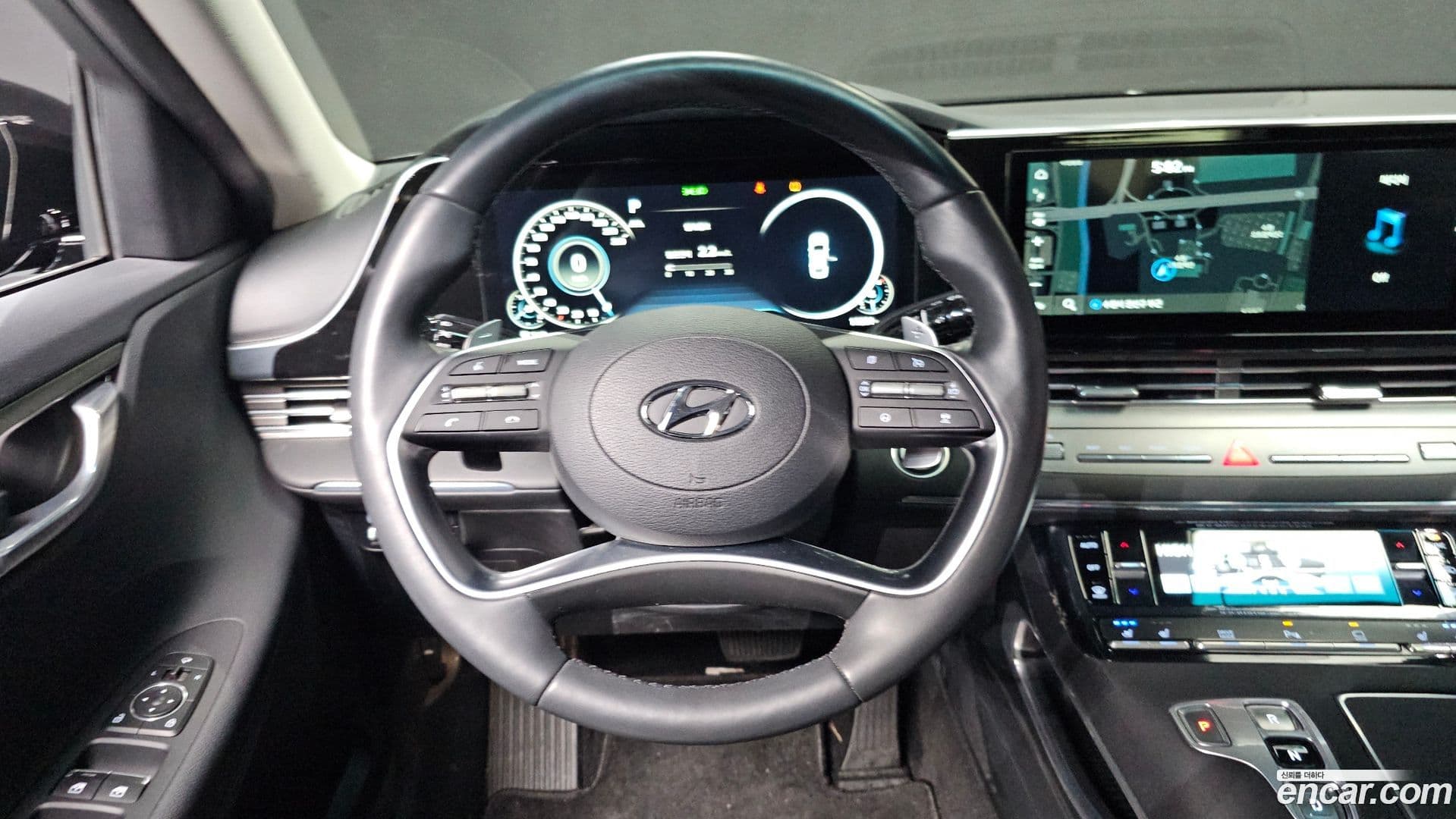 Main__Slider__Photo:Grandeur Hyundai 2021.11-12