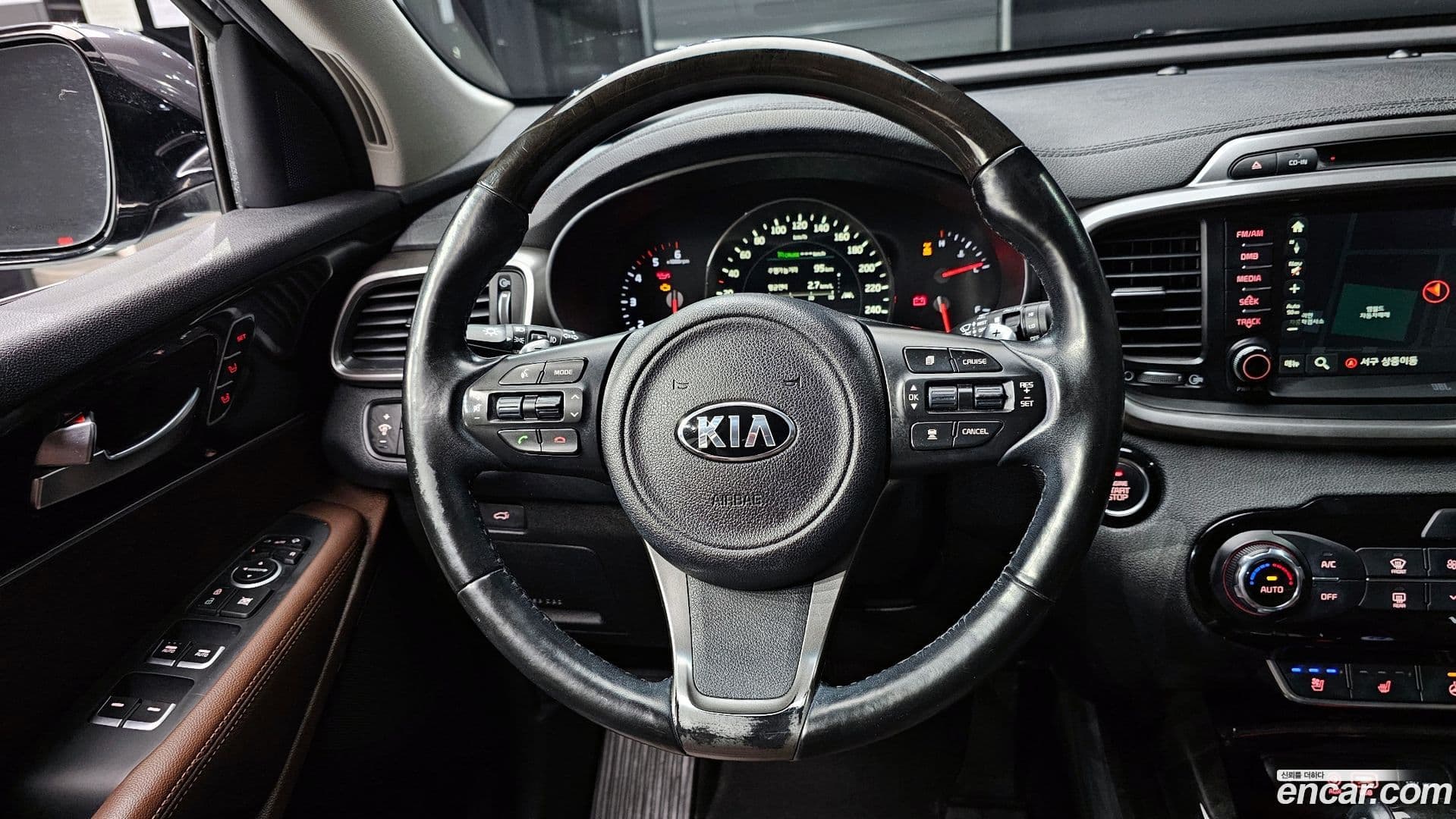 Main__Slider__Photo:Sorento Kia 2016.3-12