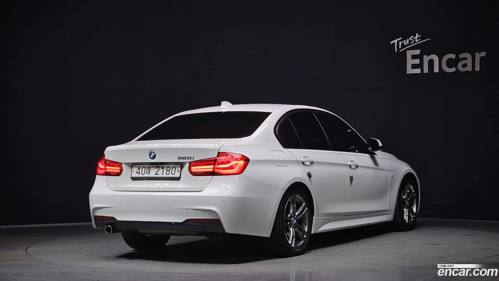 Main__Slider__Photo:3-Series BMW 2017.10-1