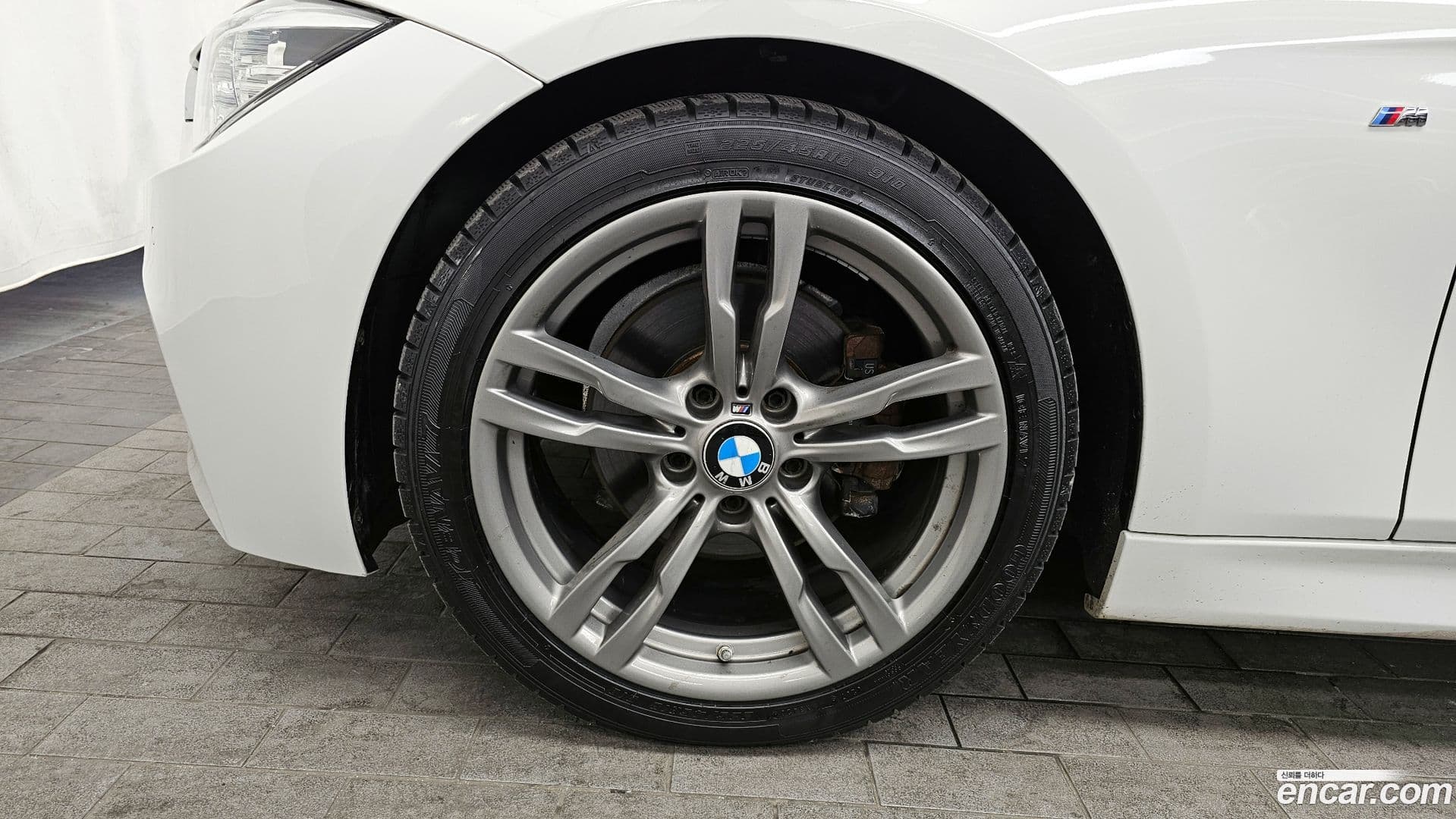 Main__Slider__Photo:3-Series BMW 2017.10-4