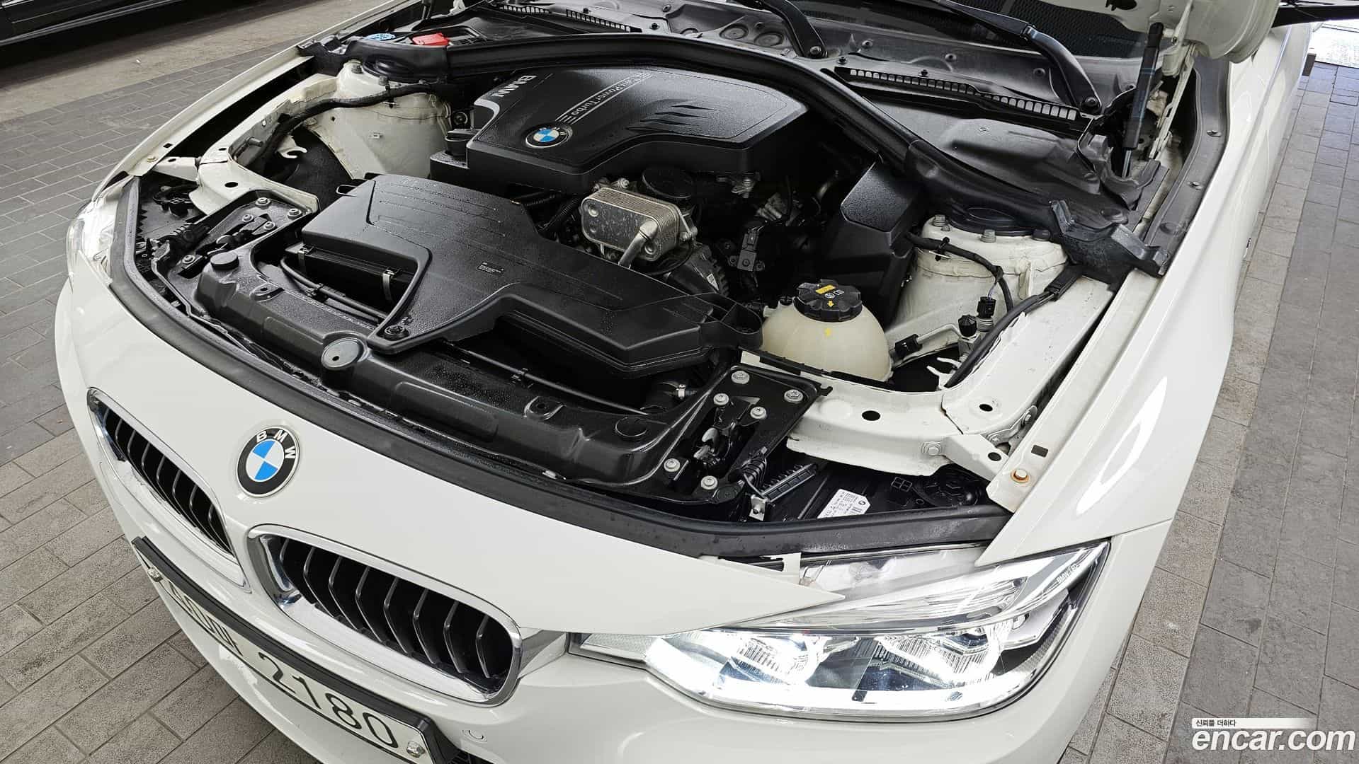 3-Series BMW 2017.10-INNER-006