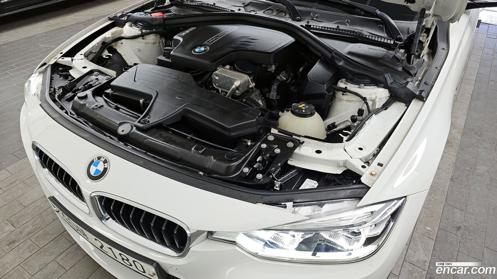 Main__Slider__Photo:3-Series BMW 2017.10-5