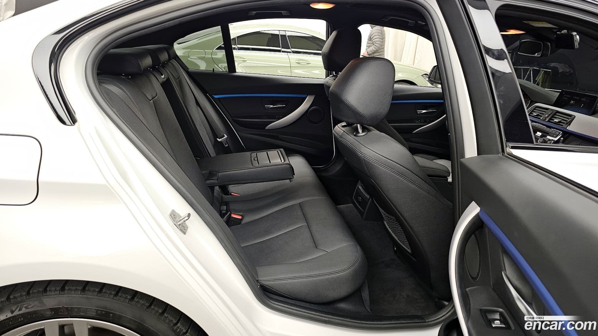 Main__Slider__Photo:3-Series BMW 2017.10-11