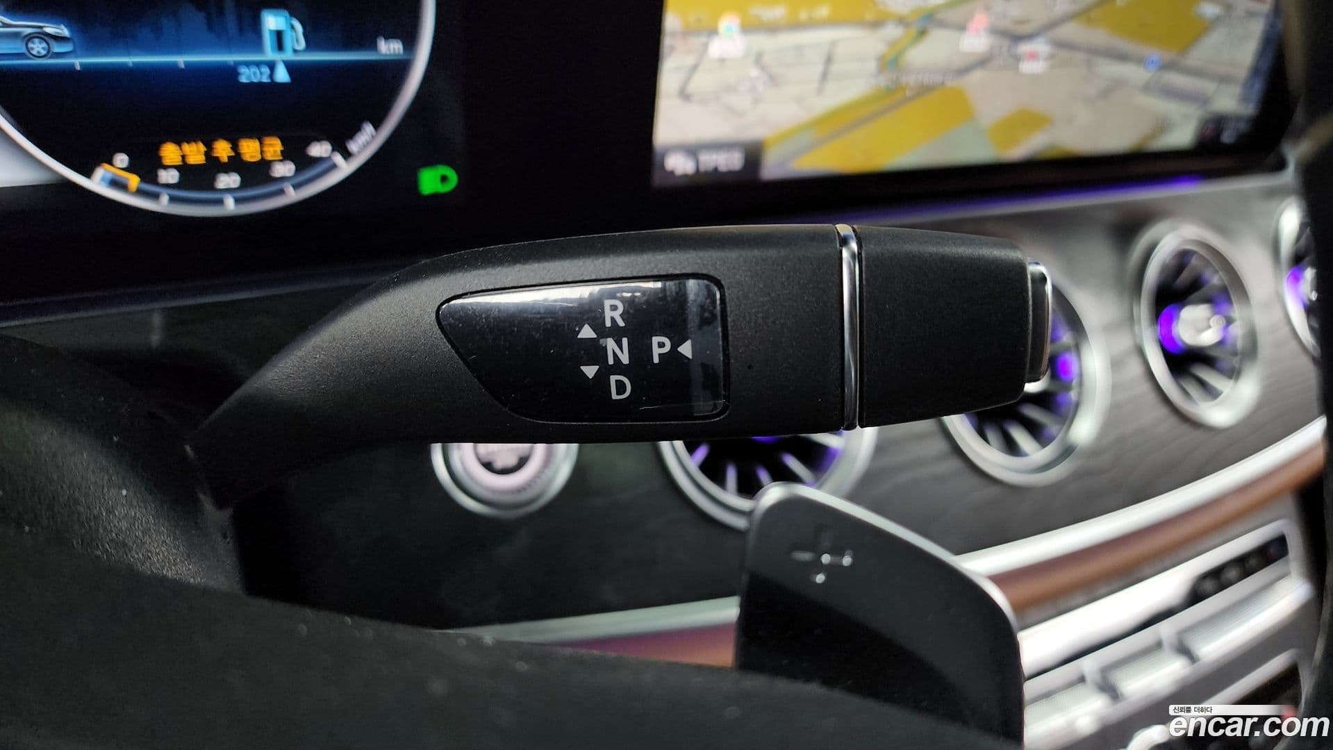 Main__Slider__Photo:E-Class Mercedes-Benz 2020.4-8