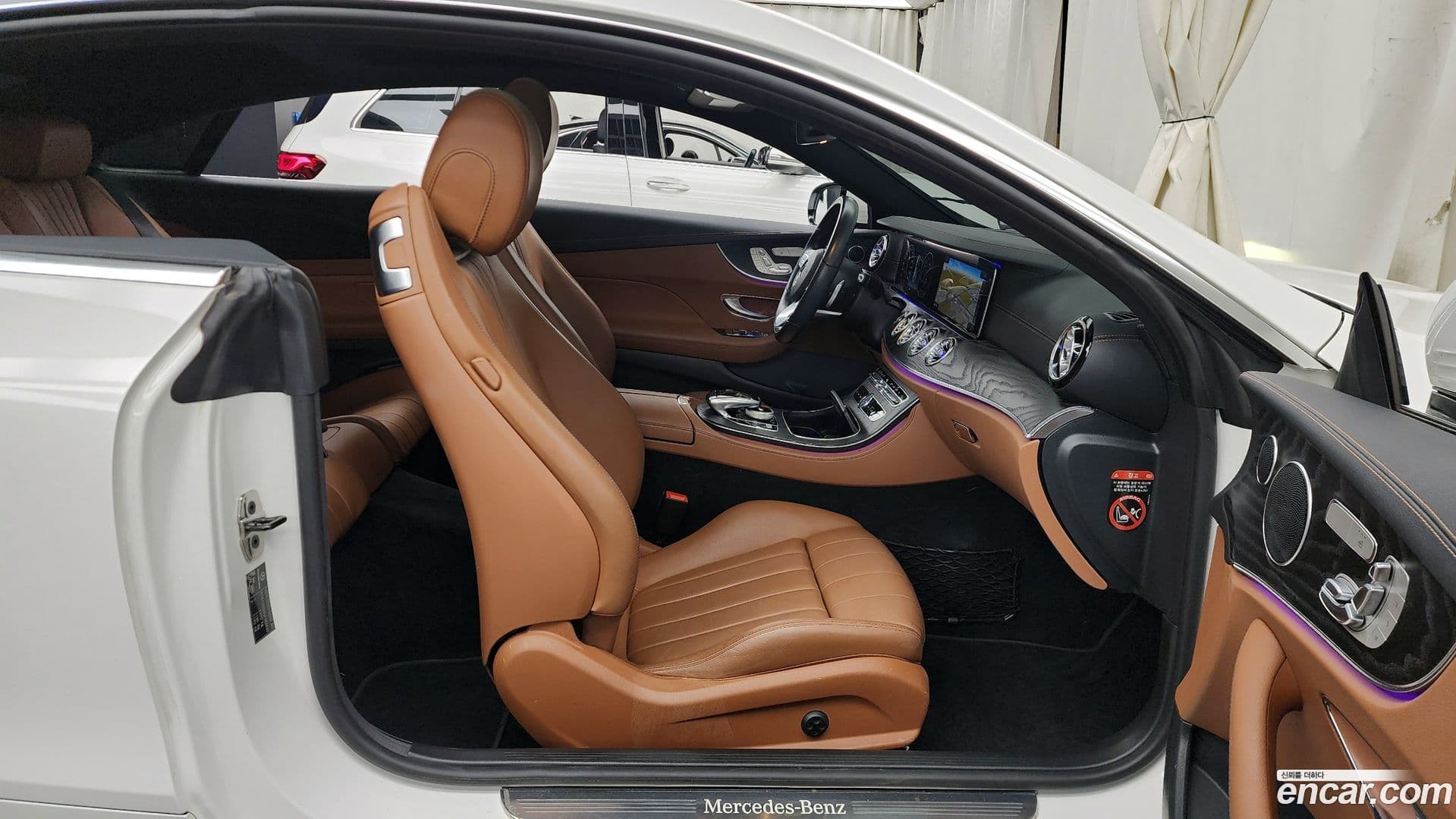 Main__Slider__Photo:E-Class Mercedes-Benz 2020.4-10