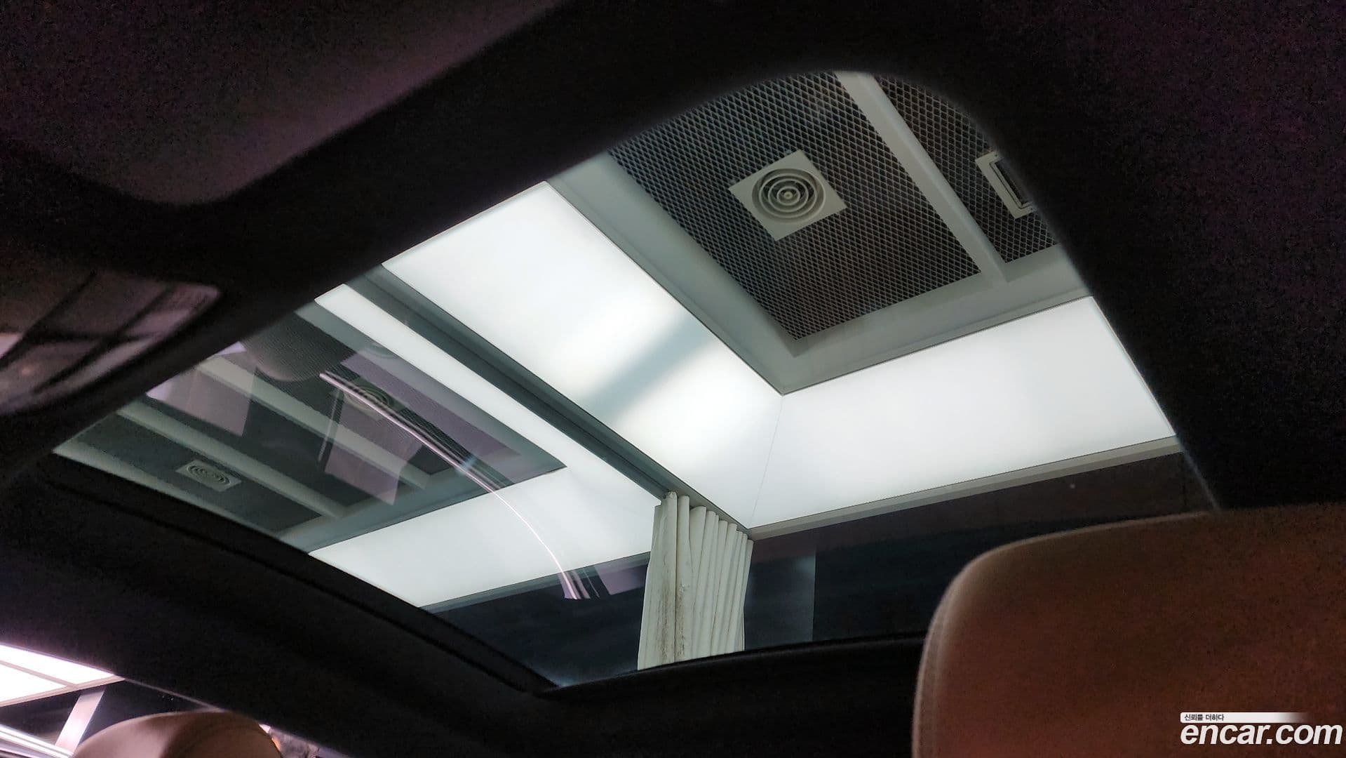 Main__Slider__Photo:E-Class Mercedes-Benz 2020.4-17