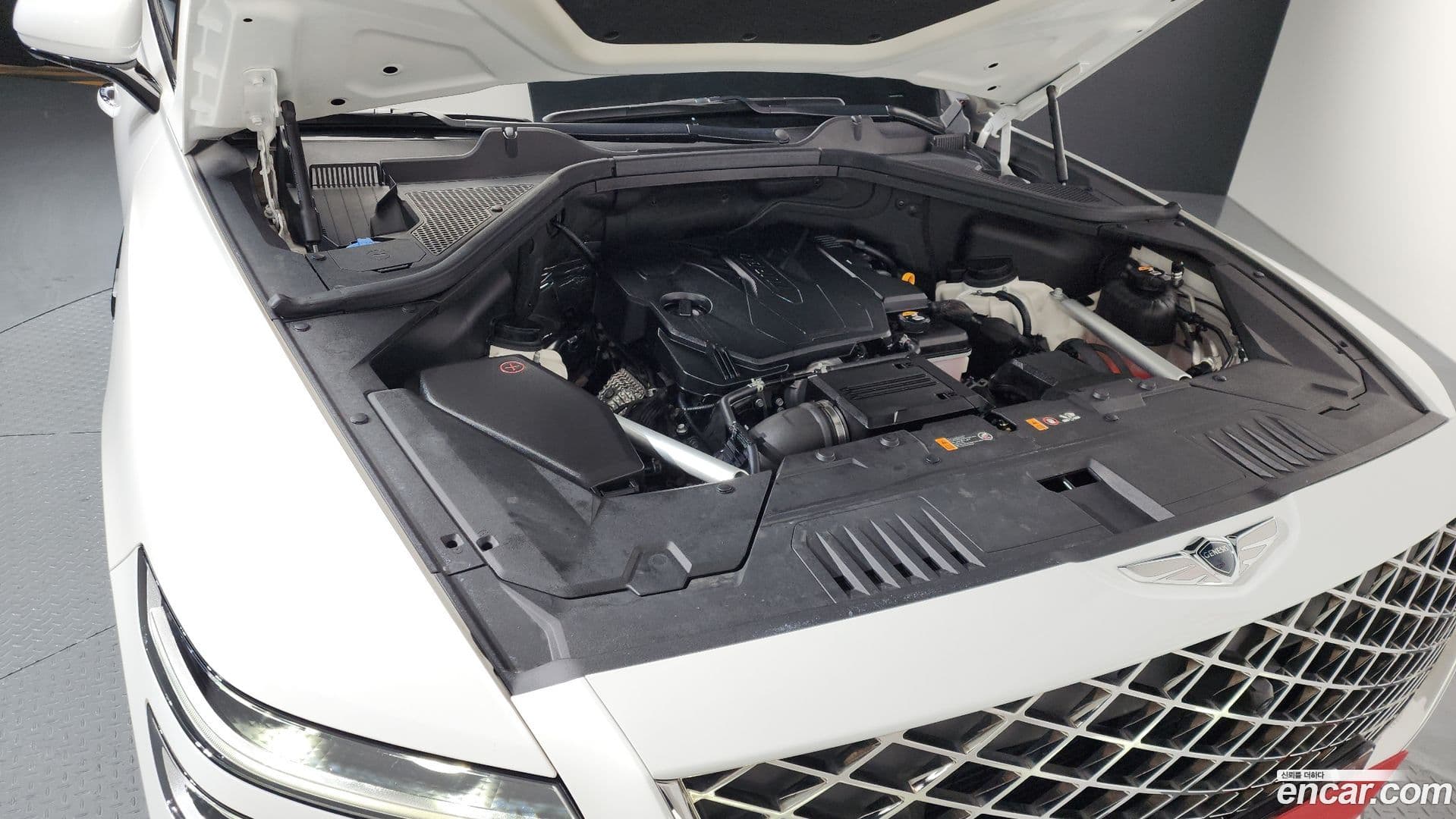 Main__Slider__Photo:GV80 Genesis 2023.3-5