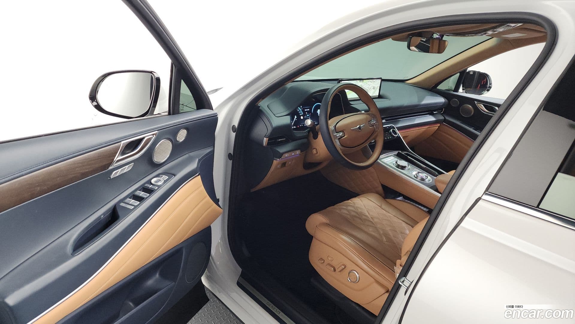 Main__Slider__Photo:GV80 Genesis 2023.3-9