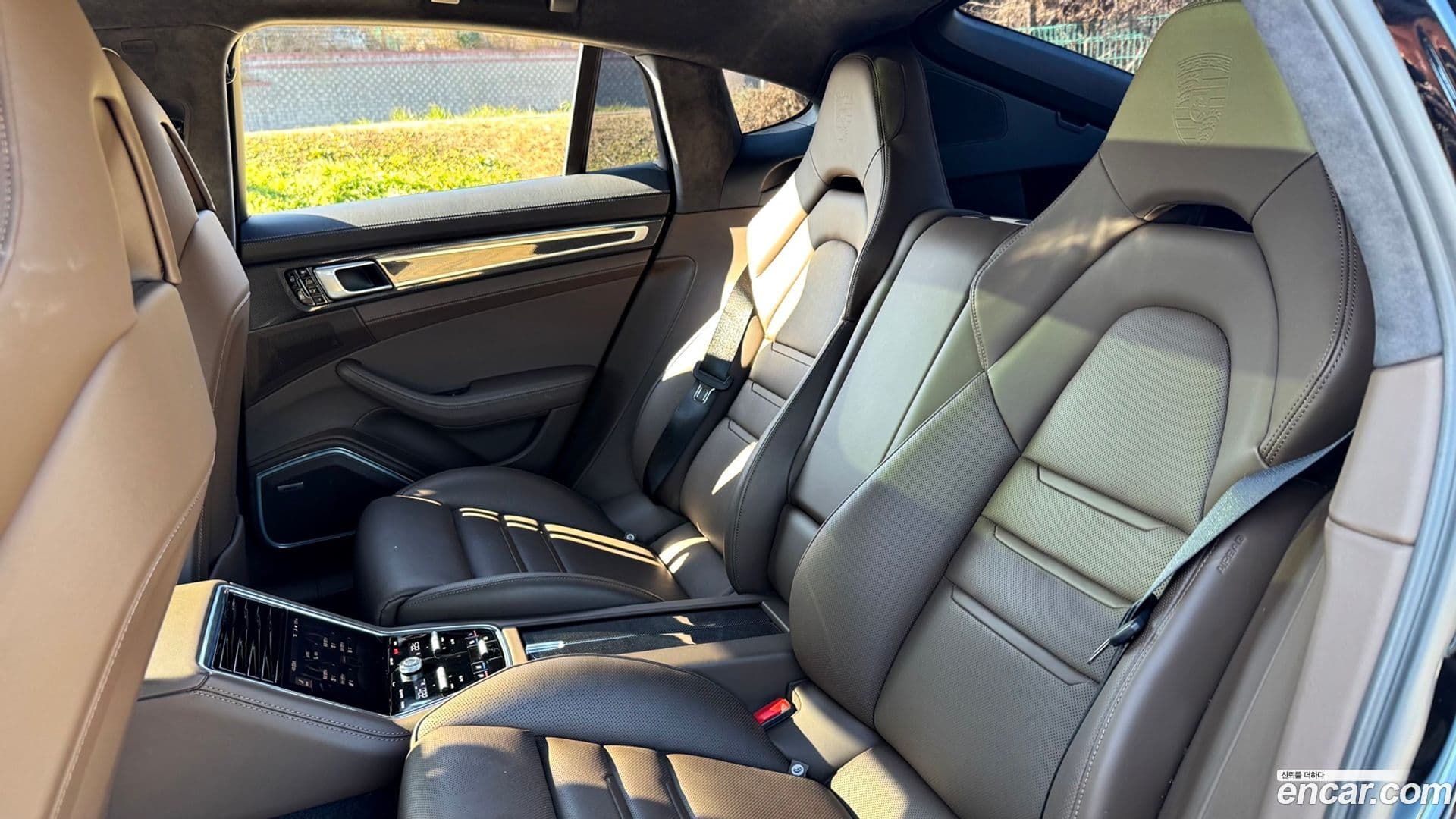 Main__Slider__Photo:Panamera Porsche 2020.10-11