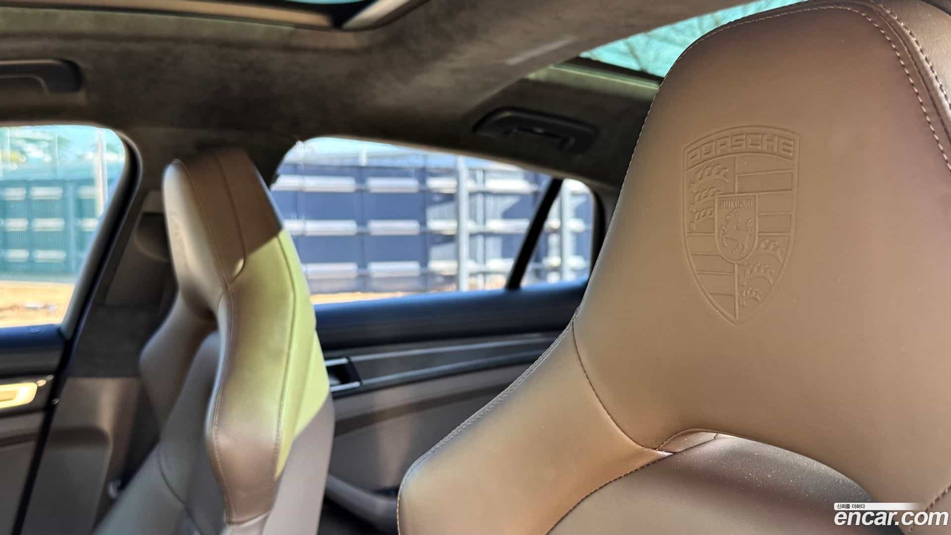 Panamera Porsche 2020.10-OPTION-017