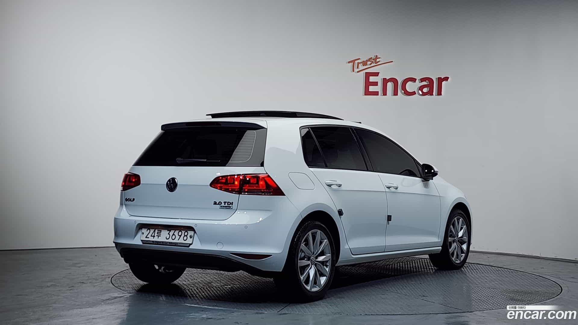 Golf Volkswagen 2015.3-OUTER-002