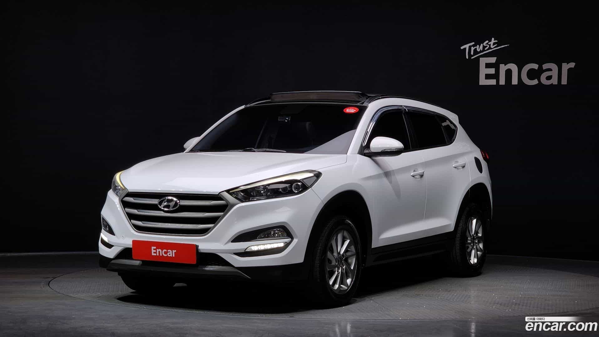 Tucson Hyundai 2015.5-OUTER-001