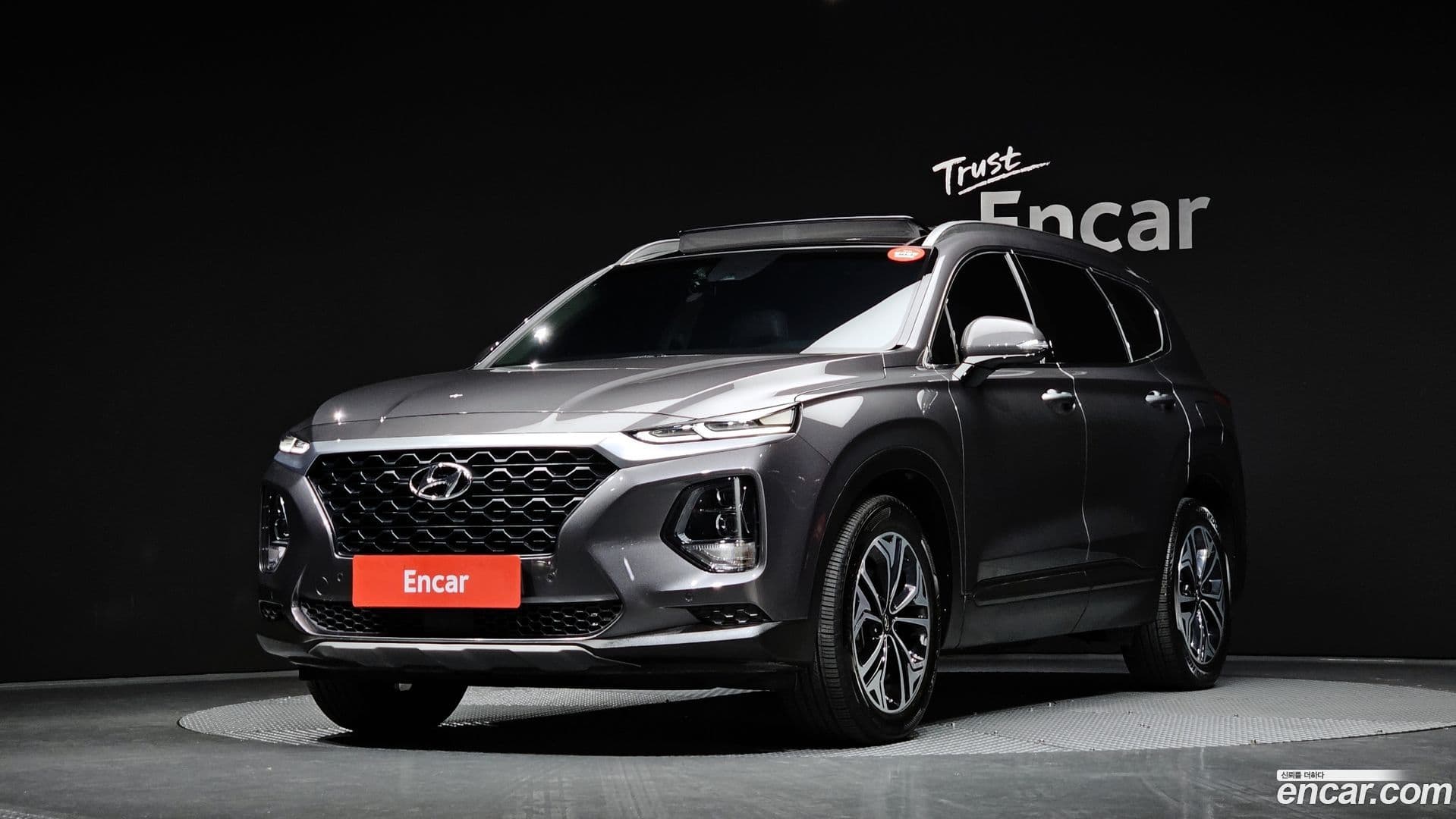 Main__Slider__Photo:Santafe Hyundai 2018.5-0