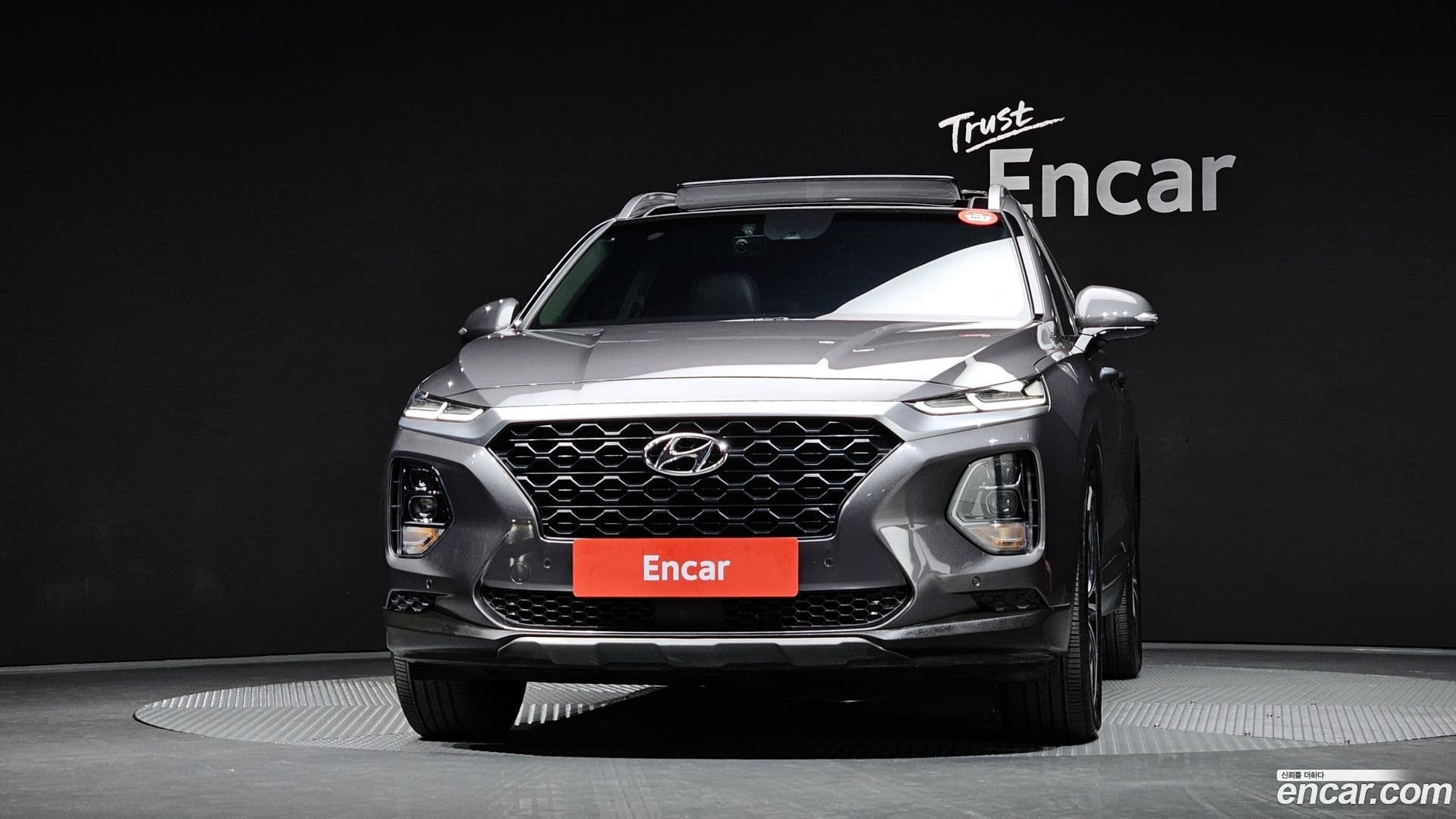 Main__Slider__Photo:Santafe Hyundai 2018.5-2